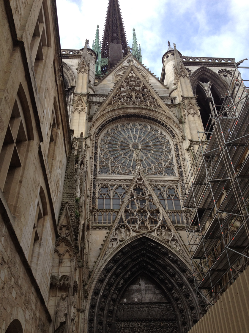 Les Bâtisseurs de Cathédrales par Etienne et Nicolas CM1/2C