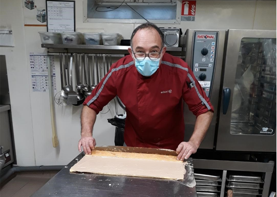 David, notre Chef cuisinier, et les bûches de Noël !!!