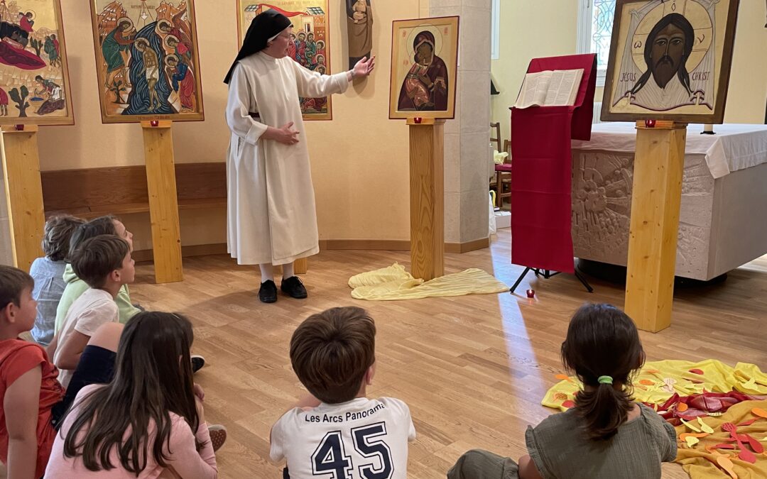 Iconographie avec les soeurs dominicaines : portes ouvertes sur l&rsquo;invisible.